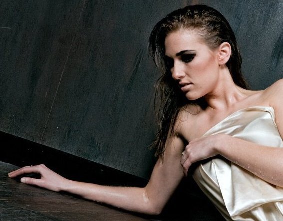 Female model photo shoot of Nicole Henwood