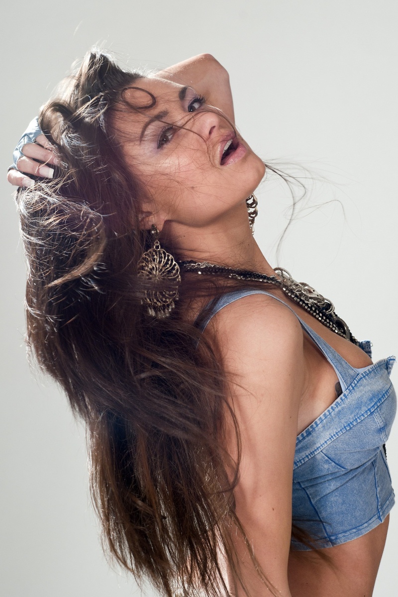 Female model photo shoot of Mileta