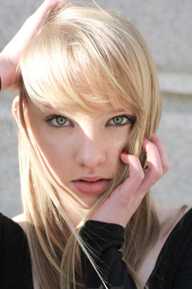 Female model photo shoot of LaurenRaePhilpott