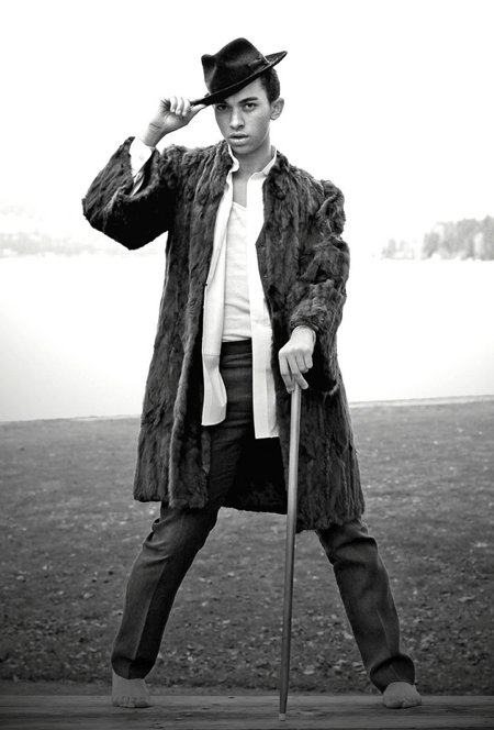 Male model photo shoot of Jordon Bolden