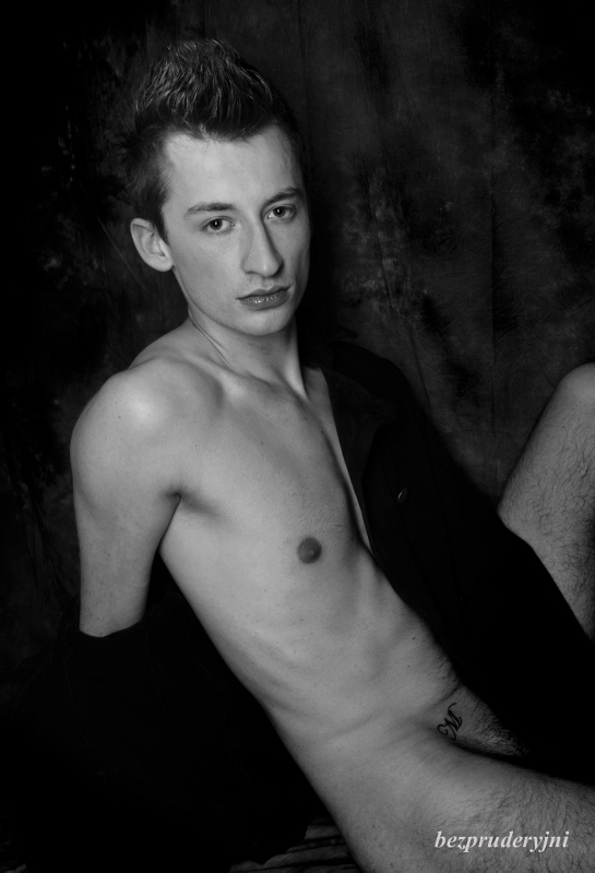 Male model photo shoot of bezpruderyjni in Poland -  Wrocław