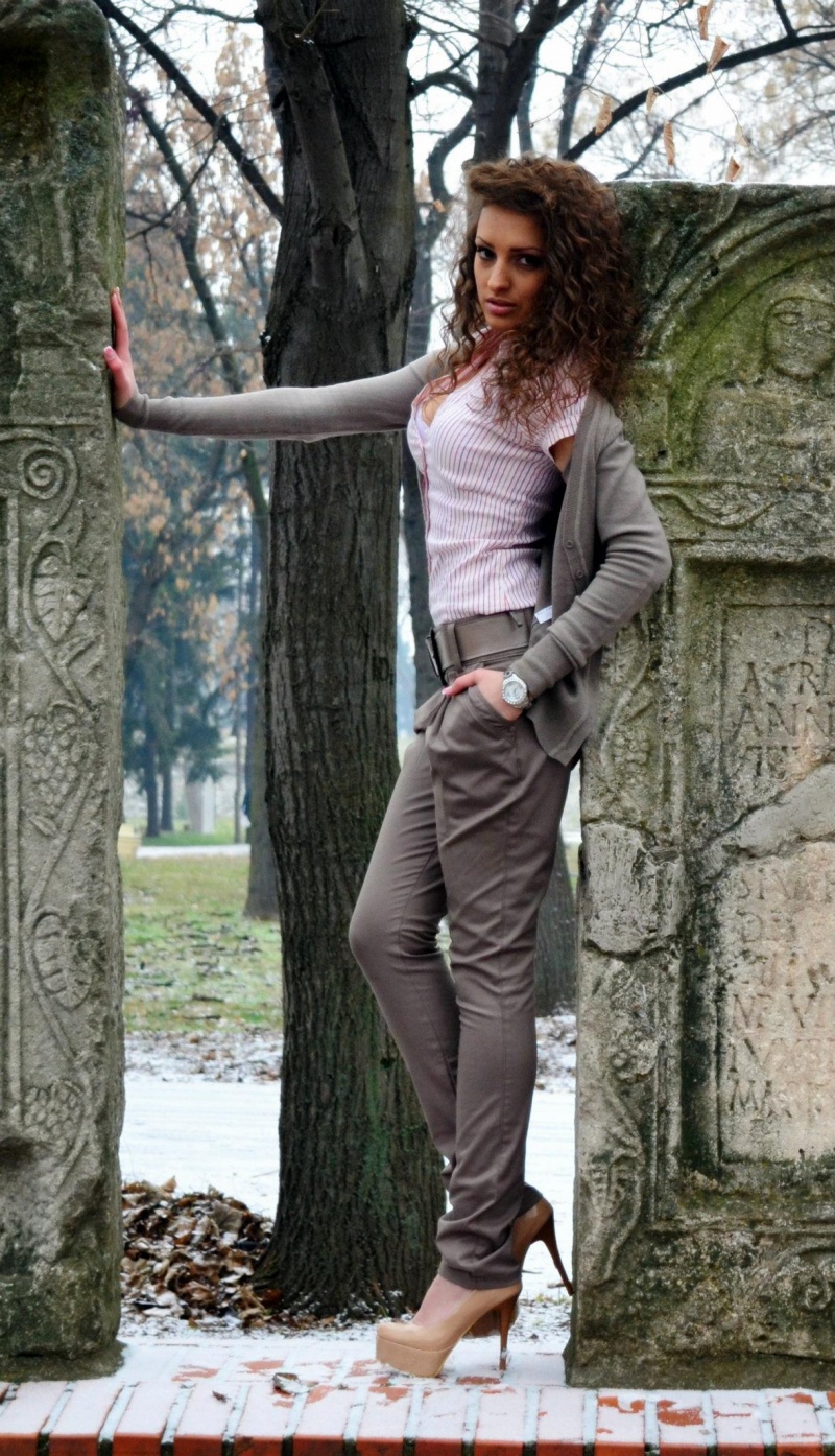 Female model photo shoot of Annastassyja
