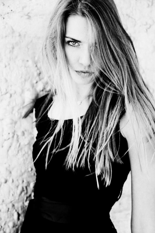 Female model photo shoot of Chelsea Leah Davis