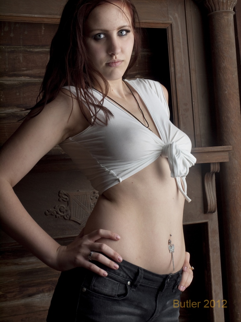 Female model photo shoot of Vanessa Taylor Leigh