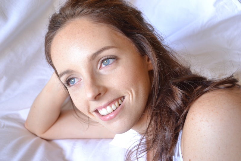 Female model photo shoot of Julia Bond Makeup