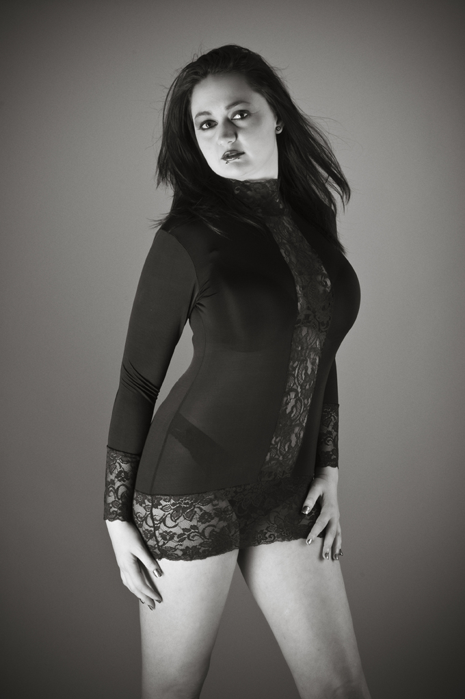 Female model photo shoot of Michelle Modgling by Marshall Bradford