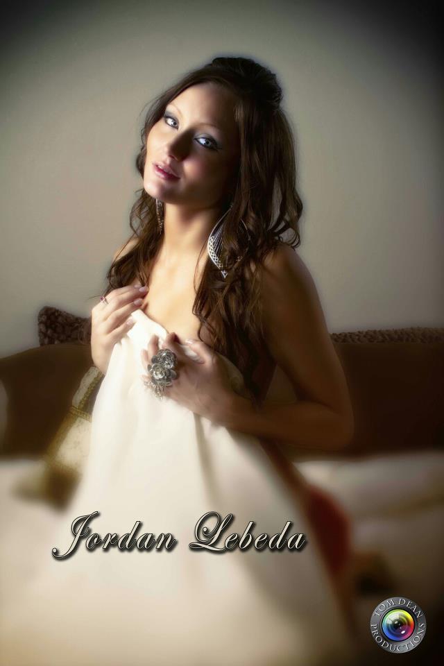 Female model photo shoot of Jordan Lebeda XO