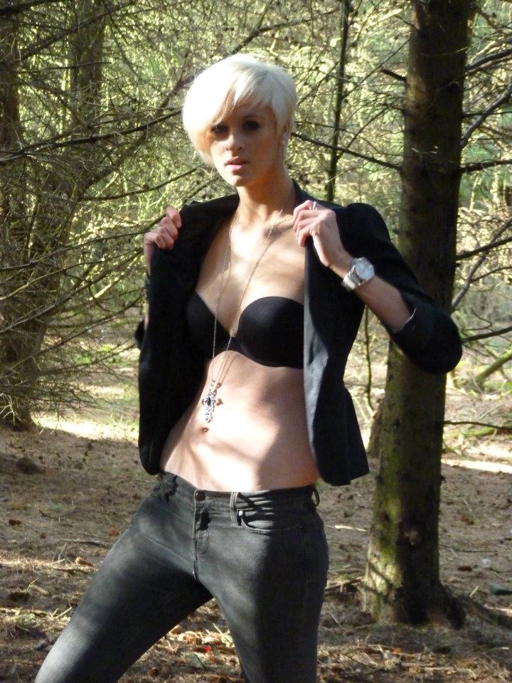 Female model photo shoot of AlannahBarclay