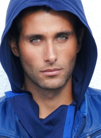 Male model photo shoot of Leonardo Silva