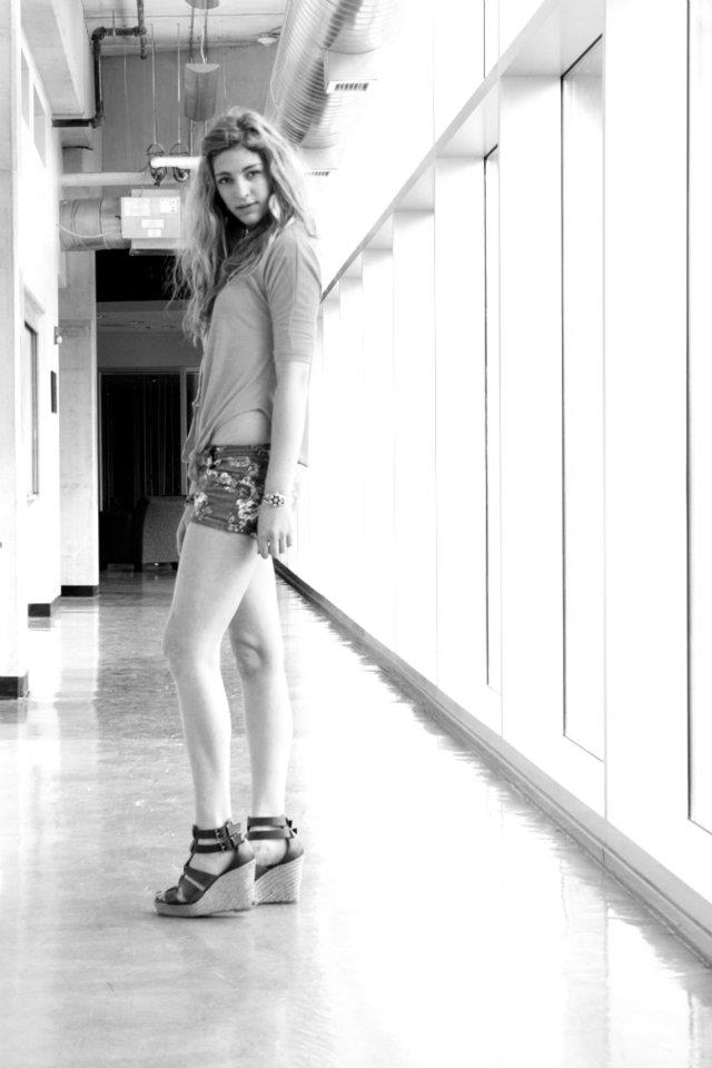 Female model photo shoot of Sarah Karp