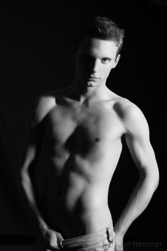 Male model photo shoot of Nico de Troyer