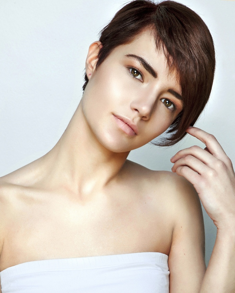 Female model photo shoot of Stephanie Jane MUA 