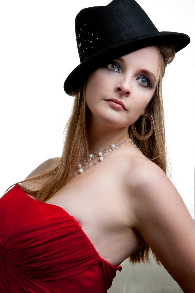 Female model photo shoot of Sarah Brindley