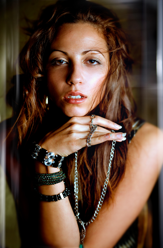Female model photo shoot of Yasmin Yazdi
