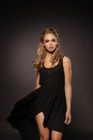 Female model photo shoot of Mariela Vera