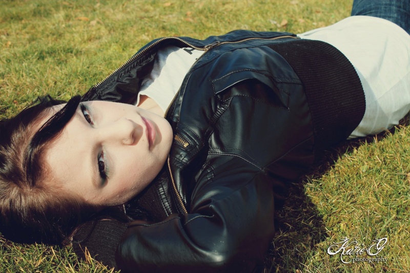 Female model photo shoot of geminimodel by Kaytron