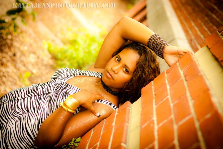 Female model photo shoot of kaybaybee