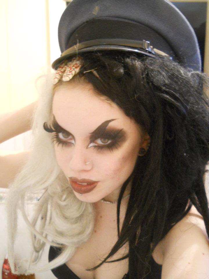 Female model photo shoot of Freyja Vampire