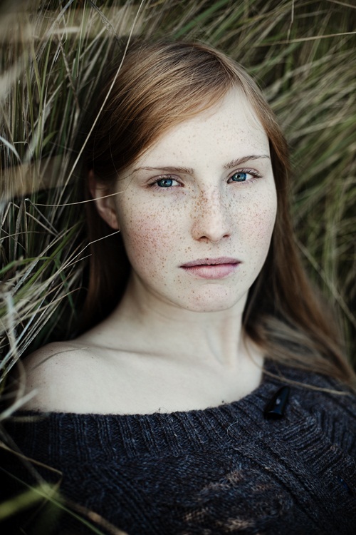 Female model photo shoot of Pralinchen