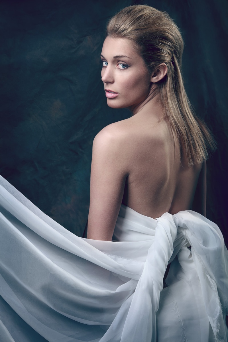Female model photo shoot of Lauren Simmons by Satori Studio