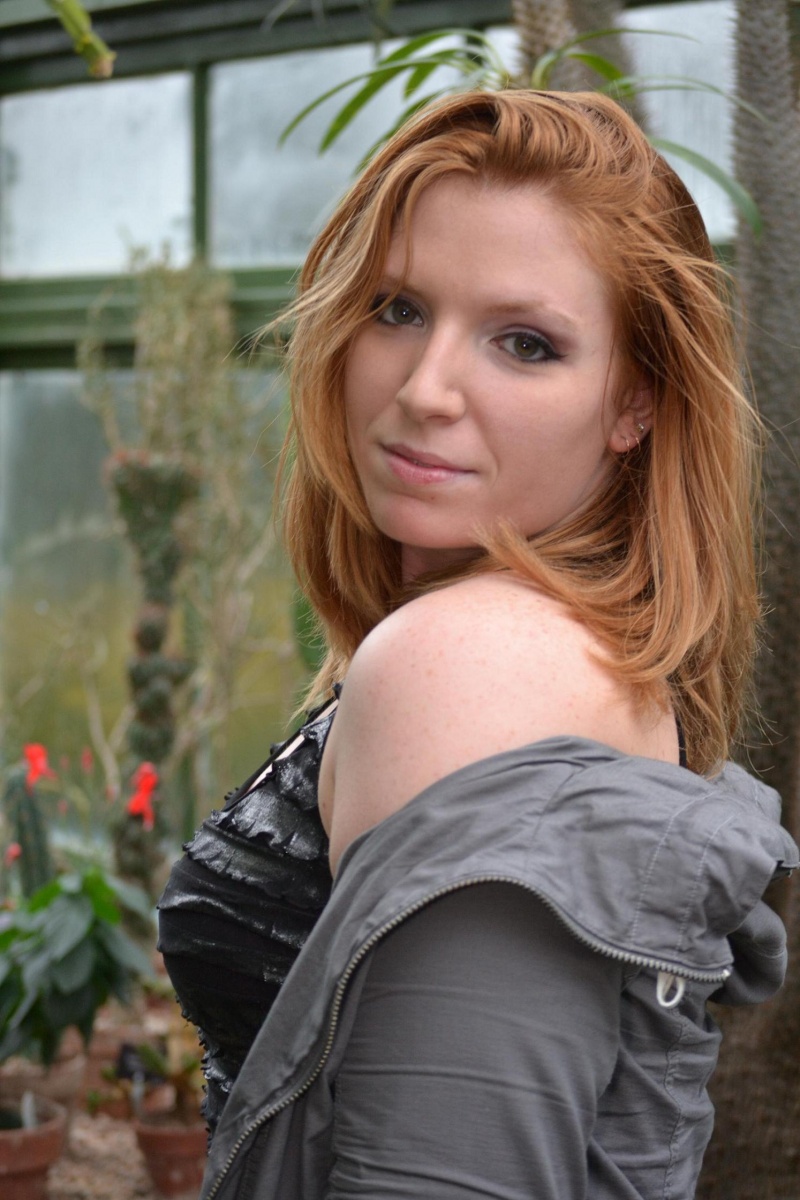 Female model photo shoot of Lindy by PhoenixModelsCa in Niagara Falls, Ontario