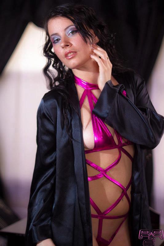 Female model photo shoot of Mandee Mayhem by Photons 2 Pixels Images