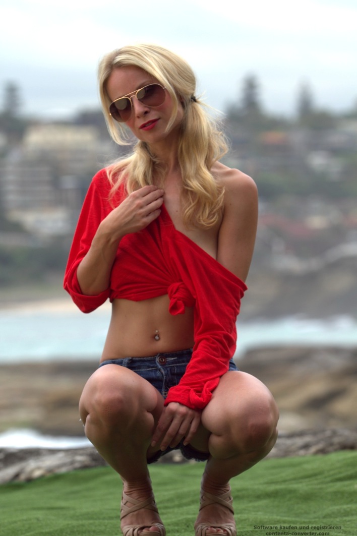Female model photo shoot of Nikki25 in Bondi Beach