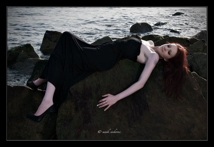 Female model photo shoot of Saoirse Geraghty by na27