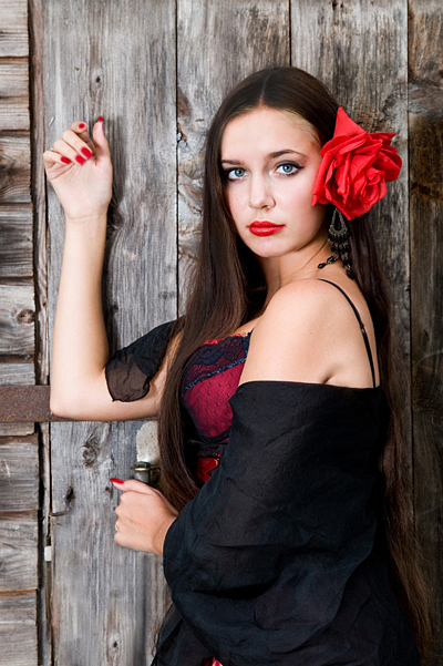 Female model photo shoot of Alexandra Bobrova