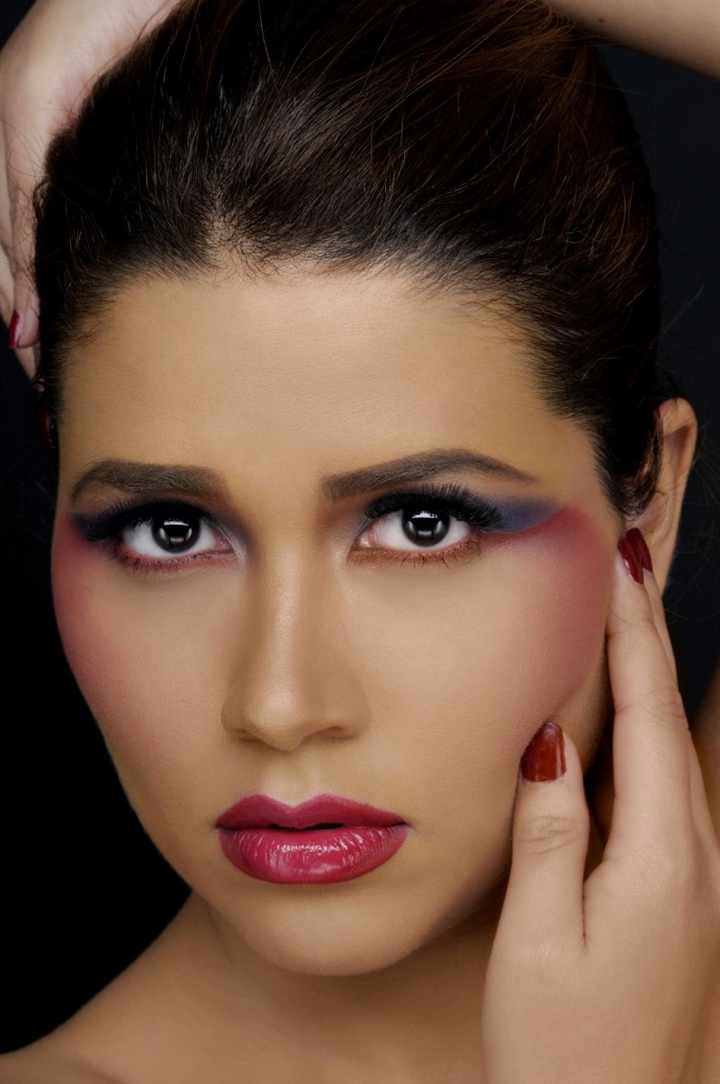 Female model photo shoot of Najlaa