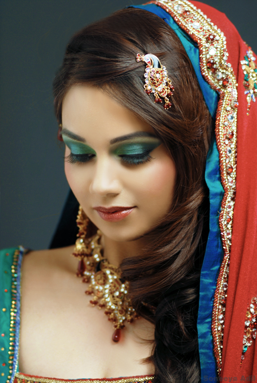 Female model photo shoot of Soneeya Adil