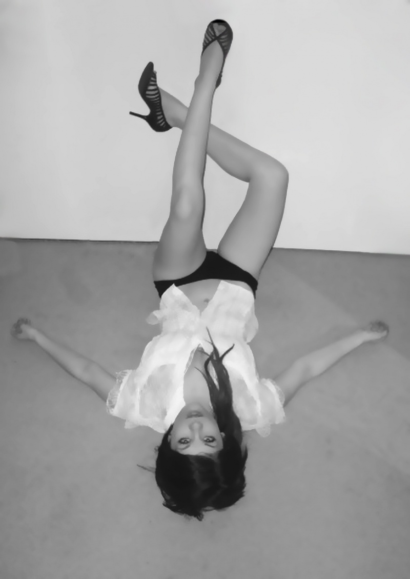Female model photo shoot of Holli Deanne by Razprod