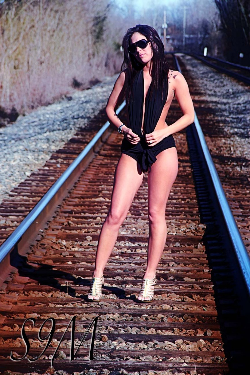 Female model photo shoot of Yohana Grande