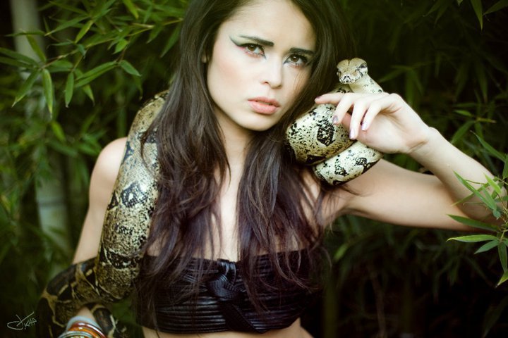Female model photo shoot of Natalia Bello