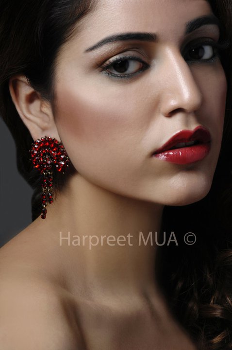 Female model photo shoot of Harpreet MUA