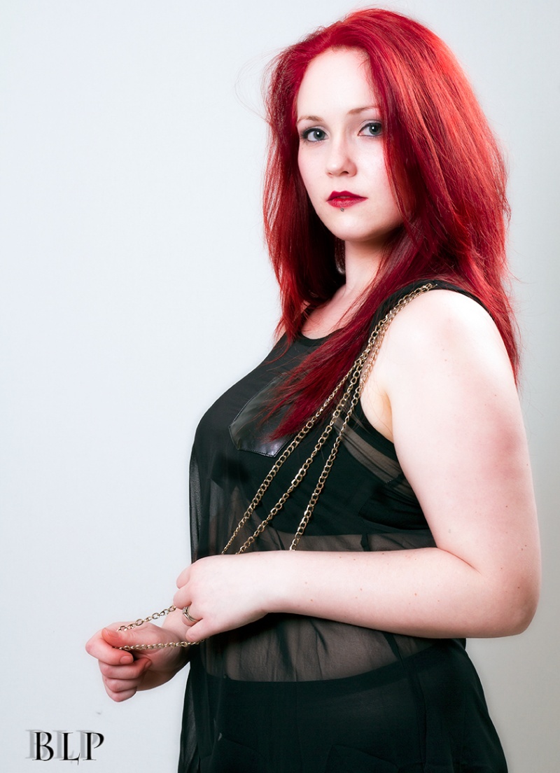 Female model photo shoot of Robyn McNish by MarkG 
