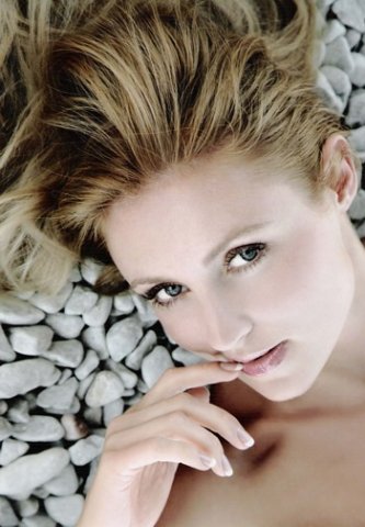 Female model photo shoot of Natalie Shelkova