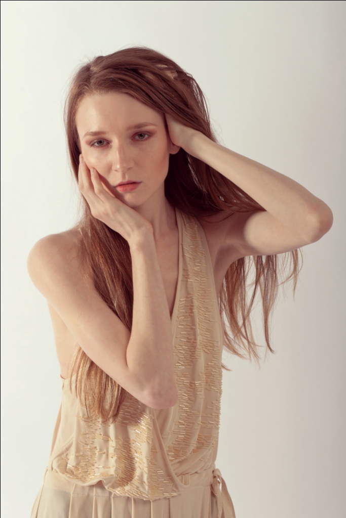 Female model photo shoot of Elizabeth Makhnachova