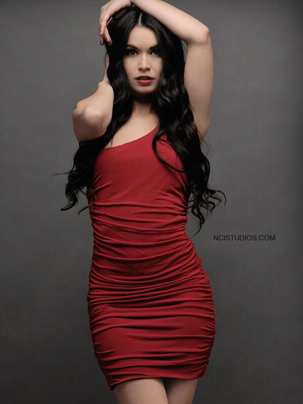 Female model photo shoot of Elizabeth Medina-Meza