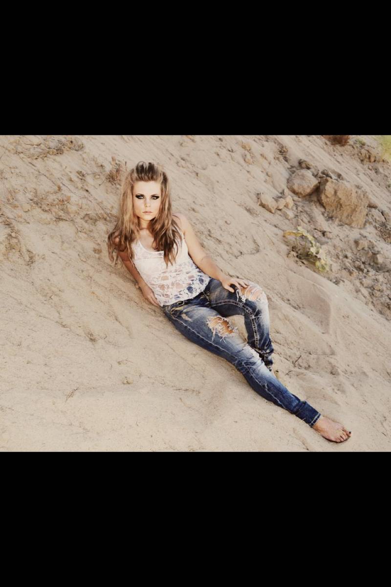 Female model photo shoot of Stefanie Gatlin