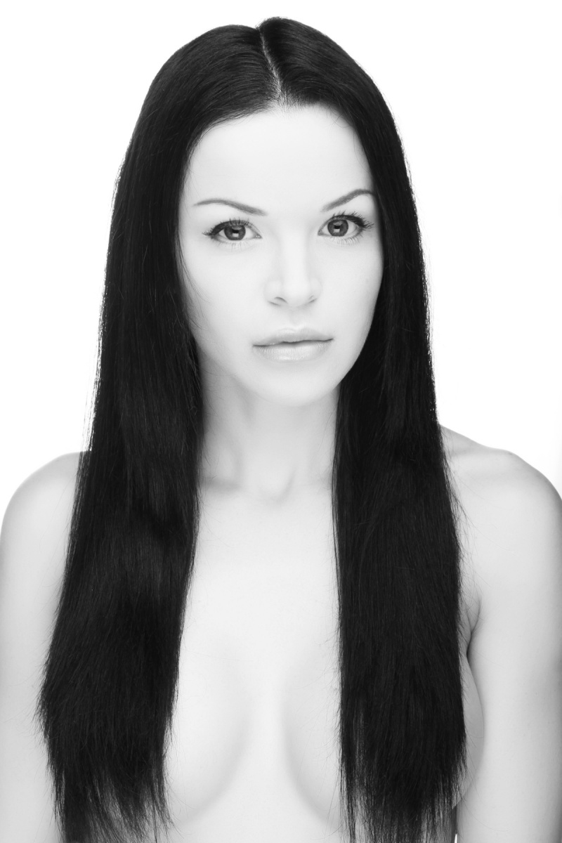 Female model photo shoot of Lara Canteri