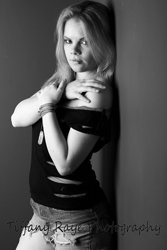 Female model photo shoot of Skye Sakkara