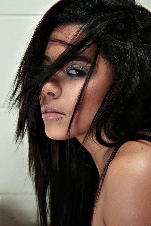 Female model photo shoot of Chuybe