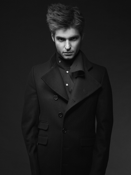 Male model photo shoot of Andreas Soefelt