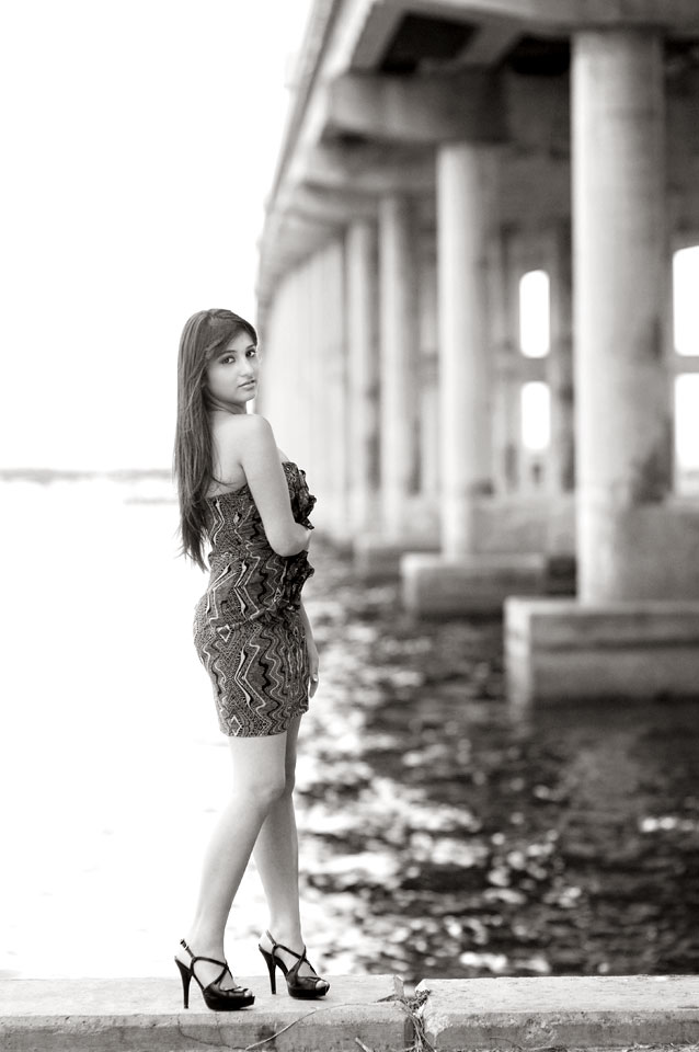 Female model photo shoot of Odalys Mendez Photograp