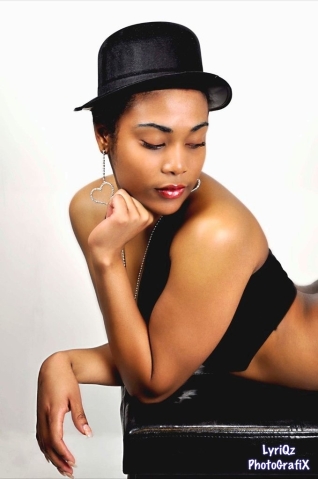 Female model photo shoot of Oceania Castro by lyriQz
