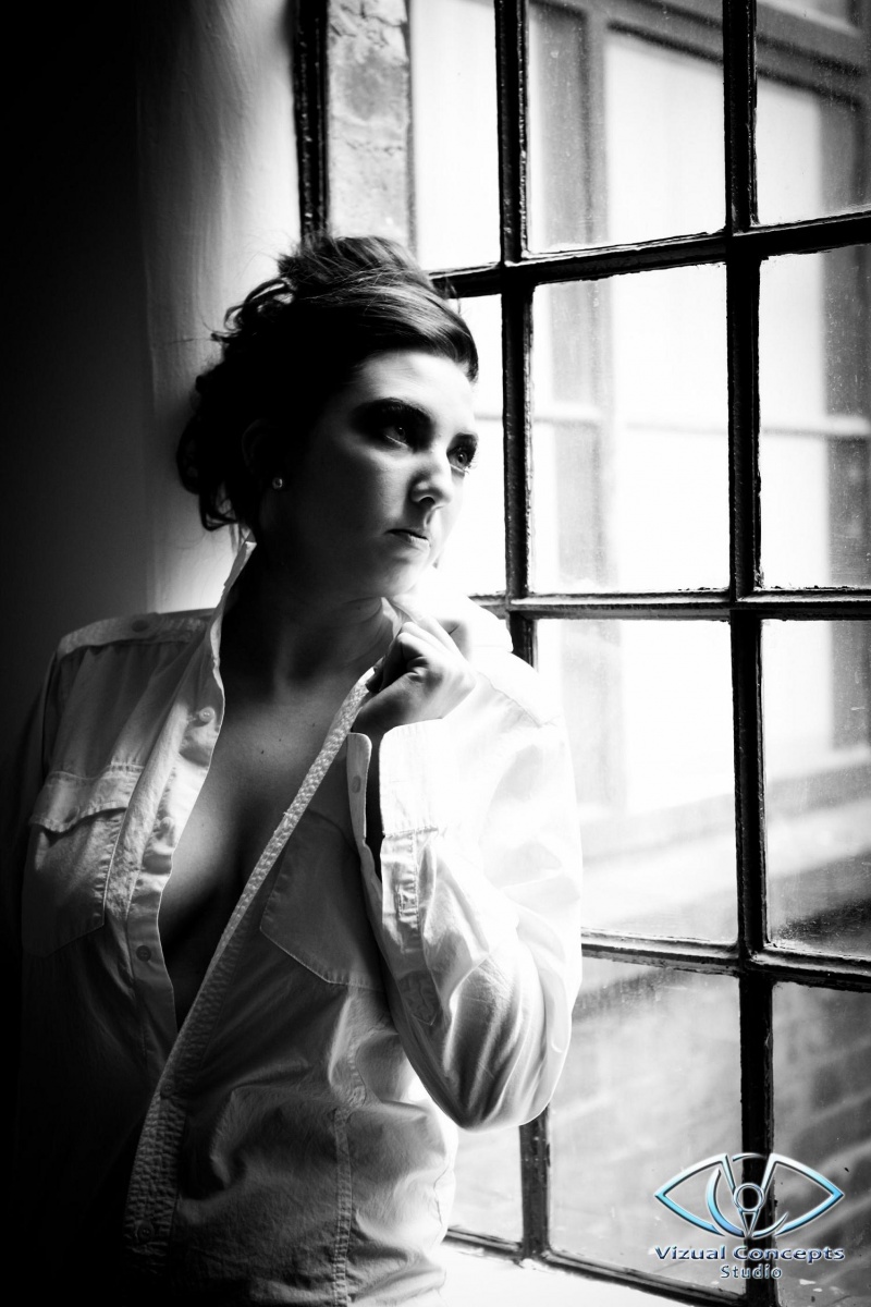 Female model photo shoot of LindseyJane by Vizual Concepts Studio