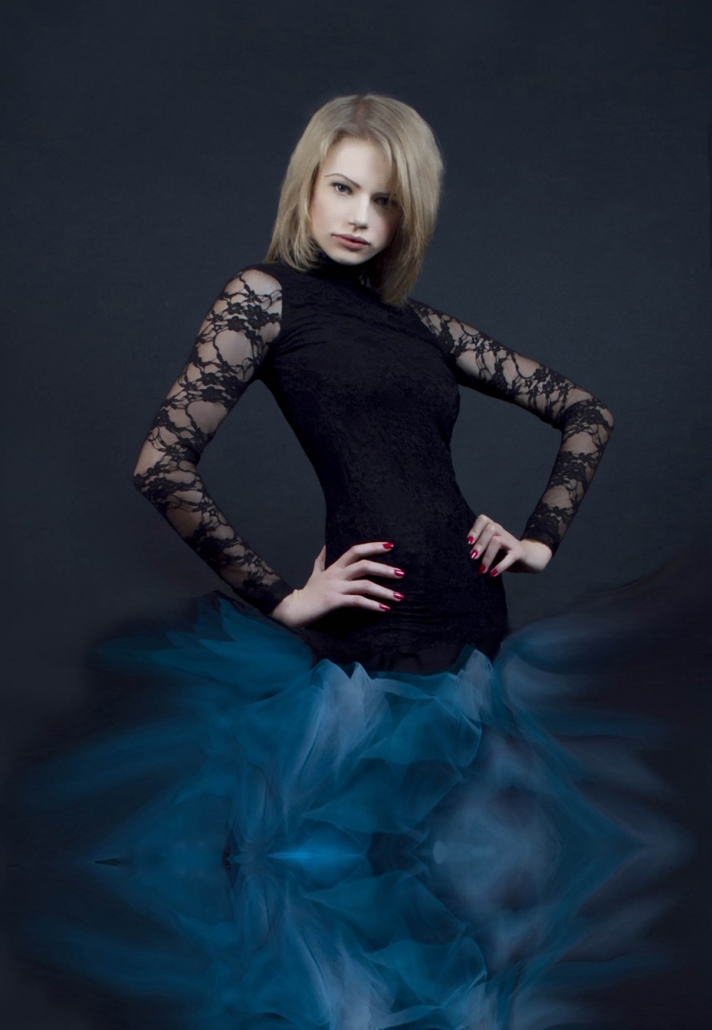 Female model photo shoot of EvgeniaRud