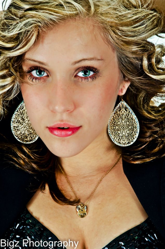 Female model photo shoot of Lisamcblondey
