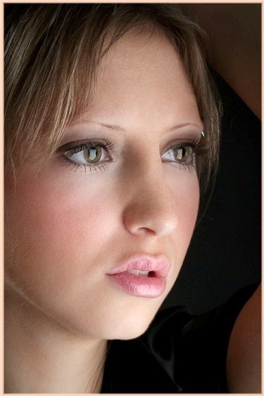 Female model photo shoot of Meg Cregheur